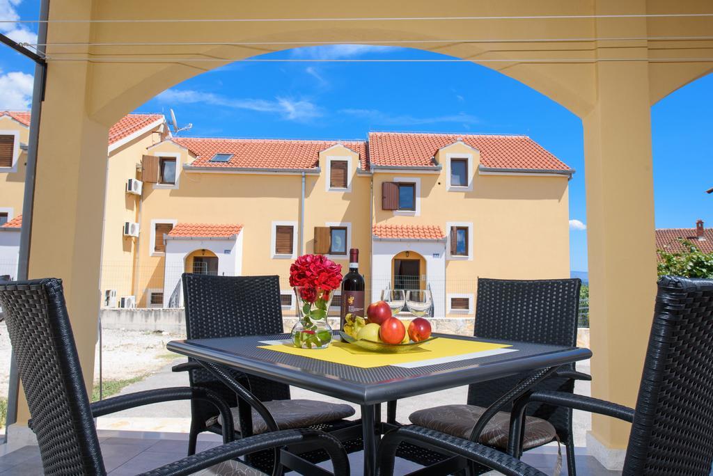 Apartments Patricia Trogir Exterior foto